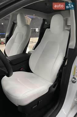 Внедорожник / Кроссовер Tesla Model Y 2023 в 