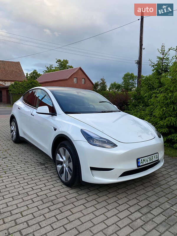Внедорожник / Кроссовер Tesla Model Y 2024 в Львове