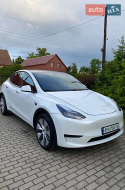 Позашляховик / Кросовер Tesla Model Y 2024 в 
