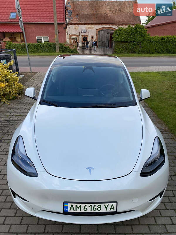 Внедорожник / Кроссовер Tesla Model Y 2024 в Львове