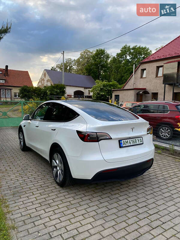 Внедорожник / Кроссовер Tesla Model Y 2024 в Львове