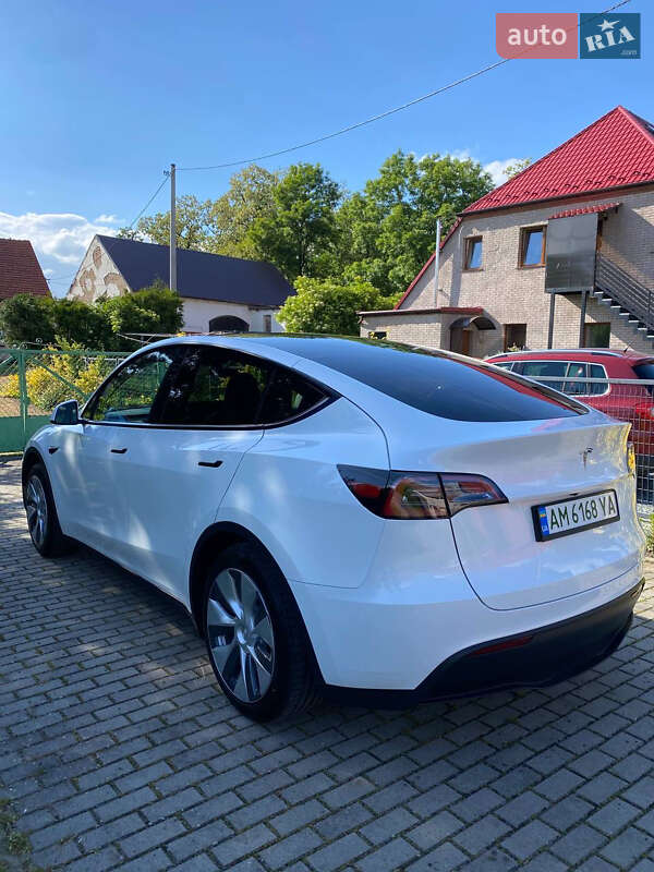 Внедорожник / Кроссовер Tesla Model Y 2024 в Львове