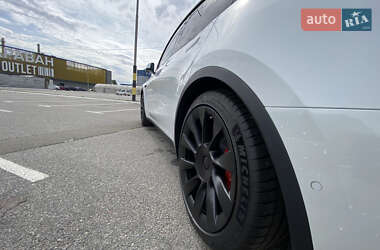 Внедорожник / Кроссовер Tesla Model Y 2022 в 