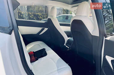 Позашляховик / Кросовер Tesla Model Y 2021 в 