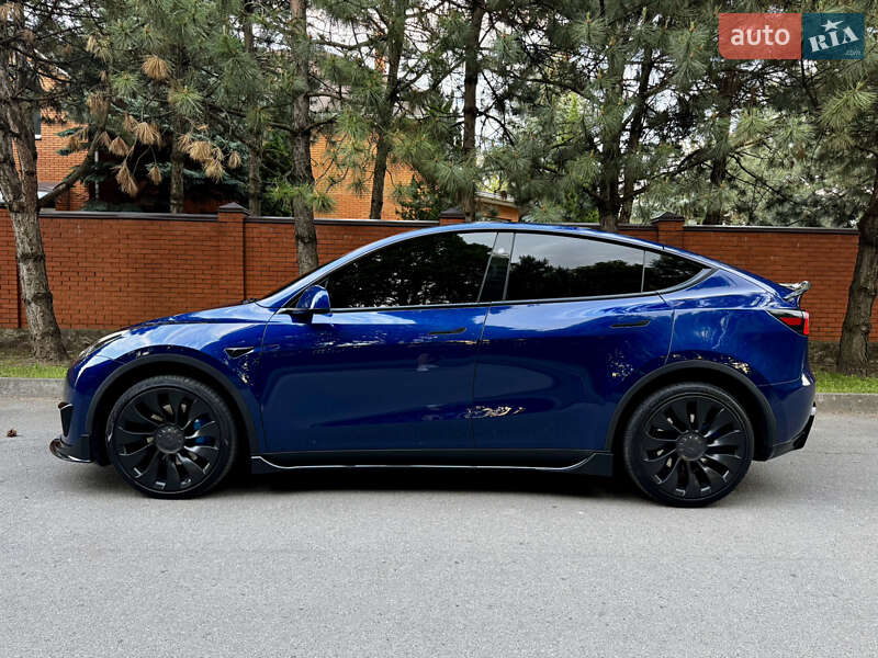 Внедорожник / Кроссовер Tesla Model Y 2023 в Днепре