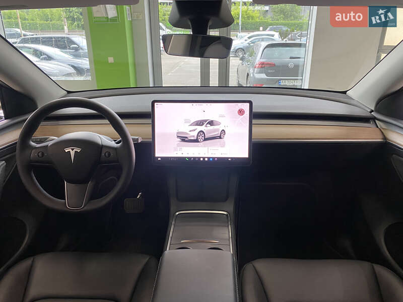 Внедорожник / Кроссовер Tesla Model Y 2024 в Киеве