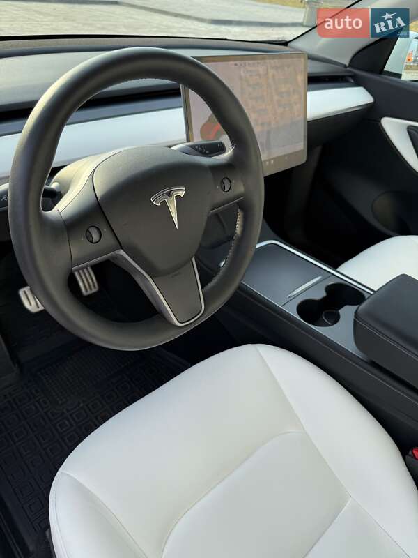 Внедорожник / Кроссовер Tesla Model Y 2021 в Ирпене