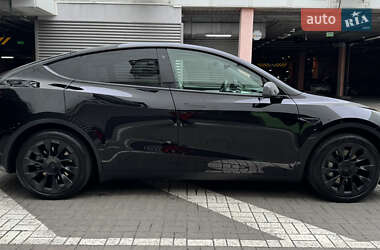 Внедорожник / Кроссовер Tesla Model Y 2023 в Киеве