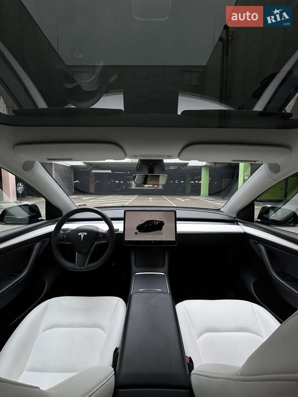 Внедорожник / Кроссовер Tesla Model Y 2023 в Киеве
