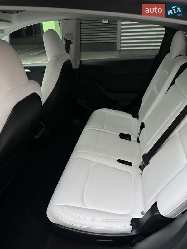 Позашляховик / Кросовер Tesla Model Y 2023 в Києві фото 12 Позашляховик / Кросовер Tesla Model Y 2023 в Києві