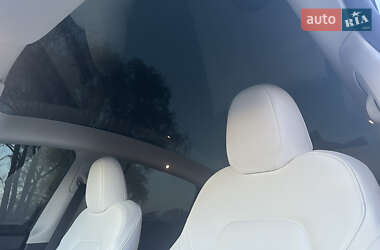 Внедорожник / Кроссовер Tesla Model Y 2024 в 