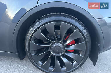 Внедорожник / Кроссовер Tesla Model Y 2024 в 