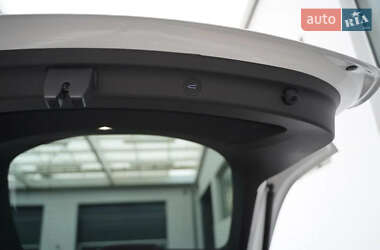 Внедорожник / Кроссовер Tesla Model Y 2021 в 