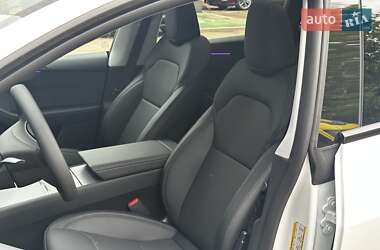 Внедорожник / Кроссовер Tesla Model Y 2025 в 
