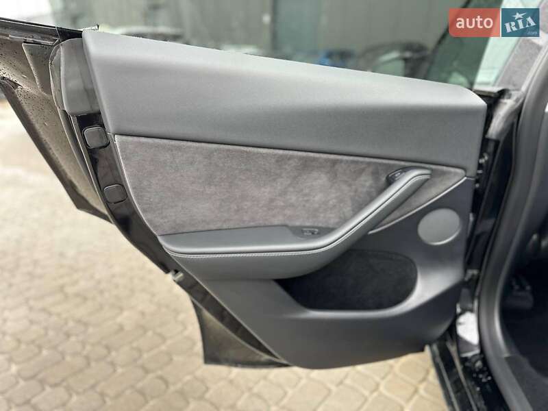 Внедорожник / Кроссовер Tesla Model Y 2022 в Львове