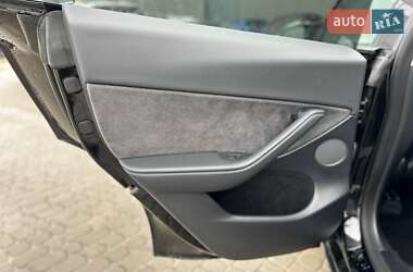 Позашляховик / Кросовер Tesla Model Y 2022 в 