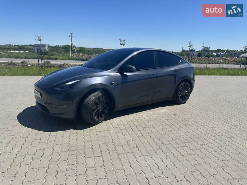 Внедорожник / Кроссовер Tesla Model Y 2023 в Львове