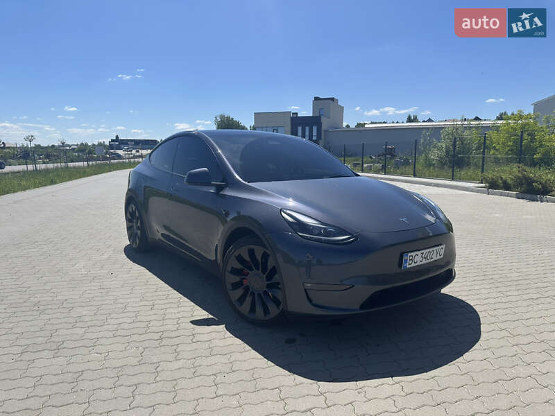 Внедорожник / Кроссовер Tesla Model Y 2023 в Львове