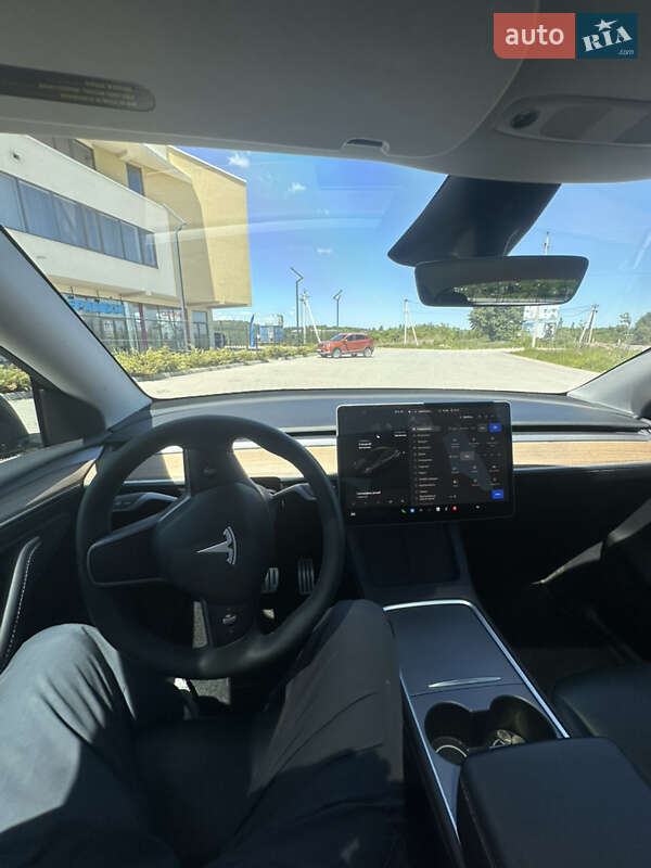Внедорожник / Кроссовер Tesla Model Y 2023 в Львове