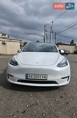 Позашляховик / Кросовер Tesla Model Y 2023 в 