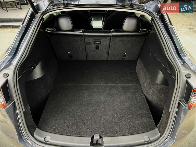 Внедорожник / Кроссовер Tesla Model Y 2022 в Киеве