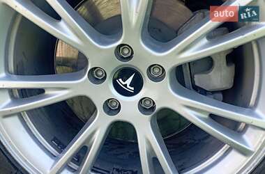 Внедорожник / Кроссовер Tesla Model Y 2021 в 
