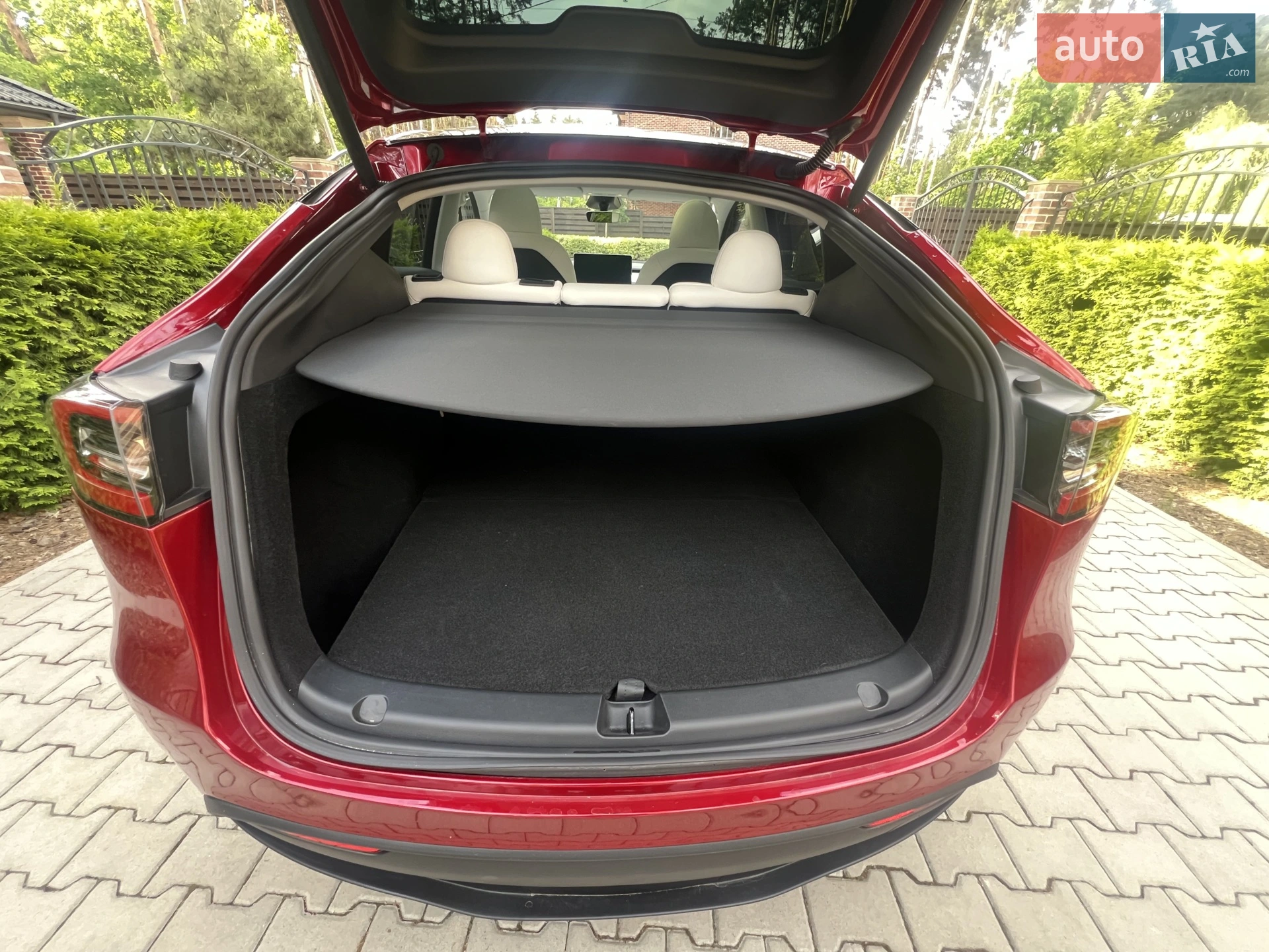 2024 Tesla Model Y - мініатюра 8