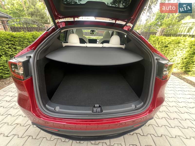 Внедорожник / Кроссовер Tesla Model Y 2024 в Киеве