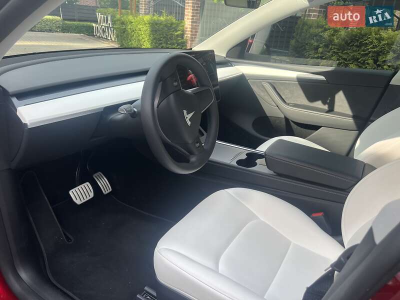 Внедорожник / Кроссовер Tesla Model Y 2024 в Киеве