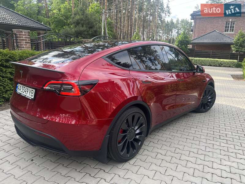 Внедорожник / Кроссовер Tesla Model Y 2024 в Киеве