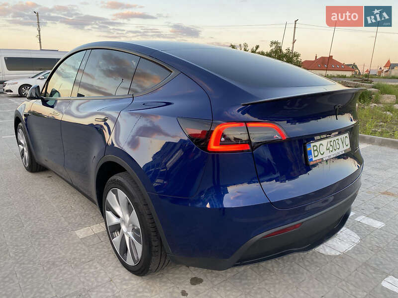 Внедорожник / Кроссовер Tesla Model Y 2023 в Львове