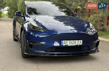 Позашляховик / Кросовер Tesla Model Y 2023 в 