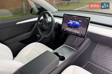Позашляховик / Кросовер Tesla Model Y 2023 в 