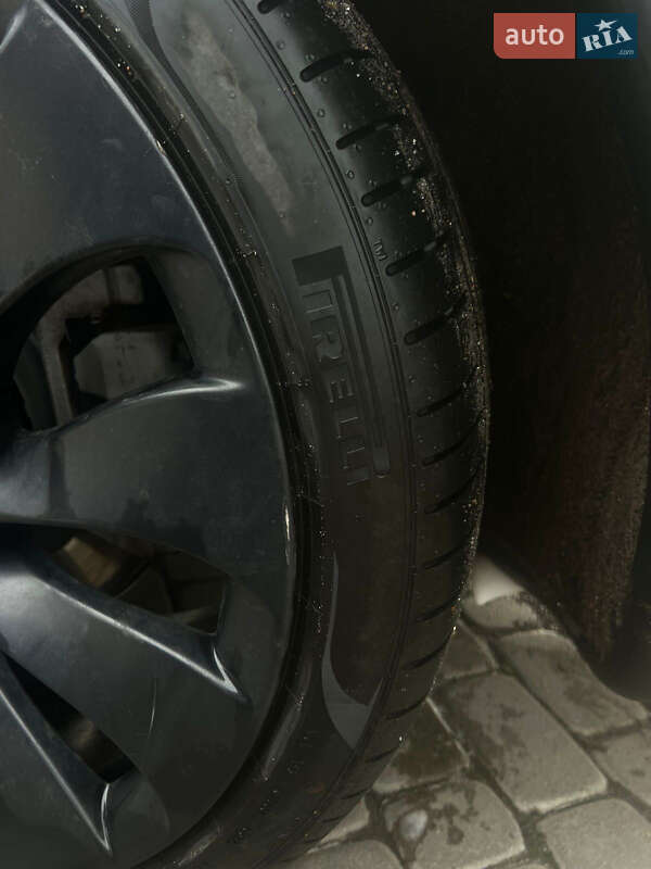 Внедорожник / Кроссовер Tesla Model Y 2022 в Львове