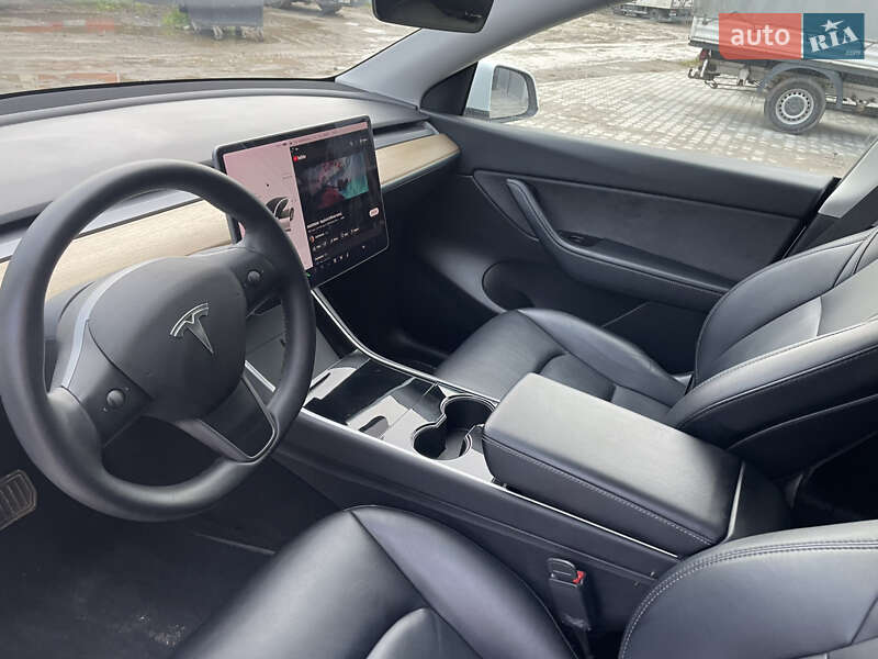 Внедорожник / Кроссовер Tesla Model Y 2021 в Львове