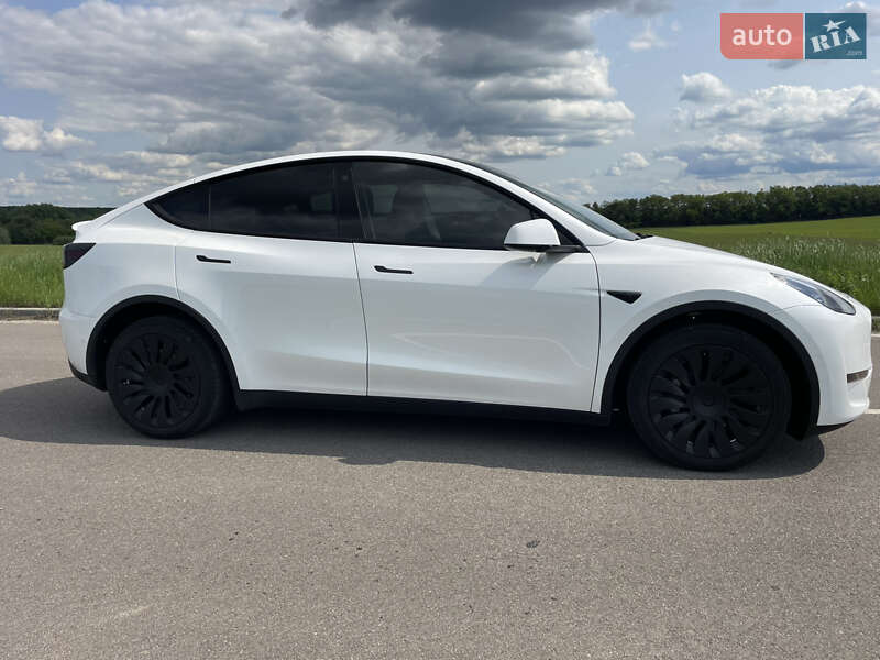 Позашляховик / Кросовер Tesla Model Y 2022 в Києві