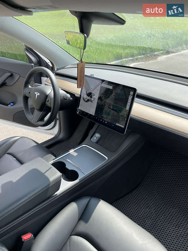 Позашляховик / Кросовер Tesla Model Y 2022 в Києві