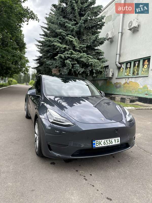 Позашляховик / Кросовер Tesla Model Y 2022 в Рівному