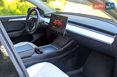 Позашляховик / Кросовер Tesla Model Y 2023 в 