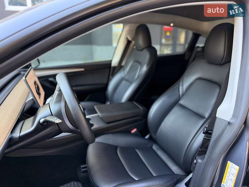 Позашляховик / Кросовер Tesla Model Y 2023 в Чернівцях