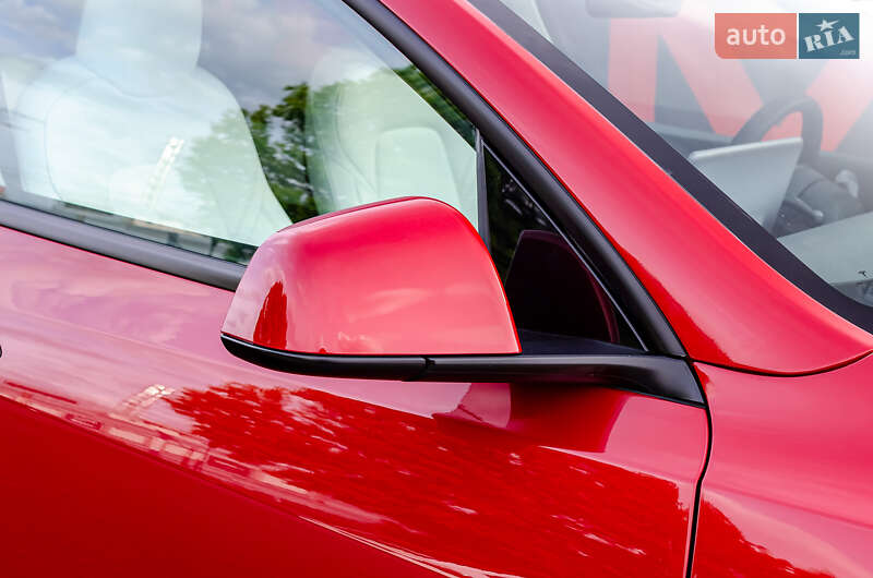 Внедорожник / Кроссовер Tesla Model Y 2021 в Киеве