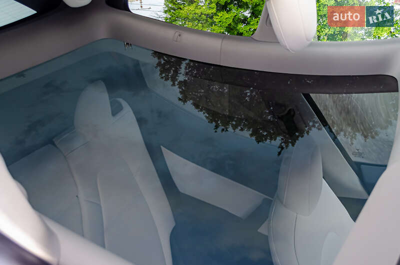 Внедорожник / Кроссовер Tesla Model Y 2021 в Киеве