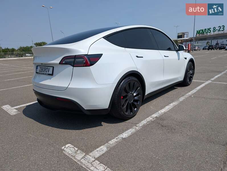 Позашляховик / Кросовер Tesla Model Y 2022 в Києві