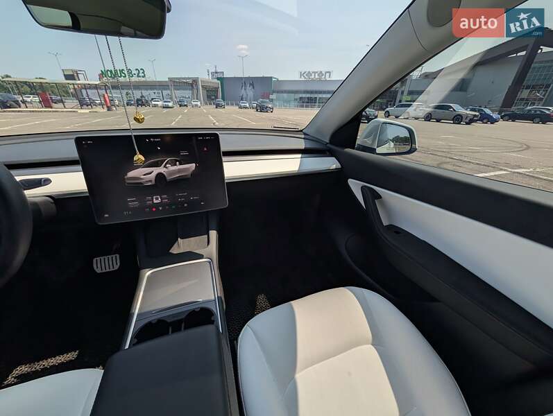 Позашляховик / Кросовер Tesla Model Y 2022 в Києві