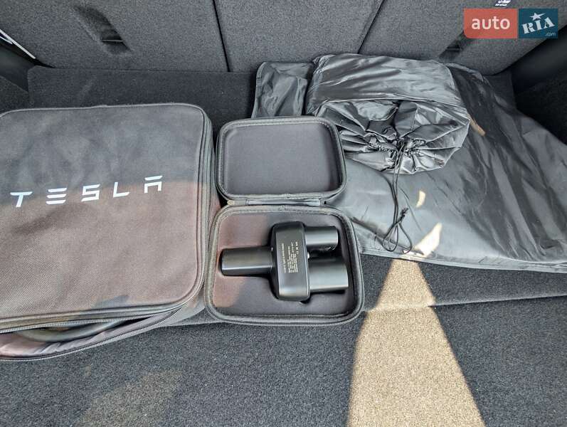 Позашляховик / Кросовер Tesla Model Y 2022 в Києві