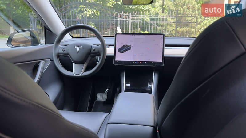Внедорожник / Кроссовер Tesla Model Y 2020 в Киеве