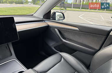 Позашляховик / Кросовер Tesla Model Y 2023 в 