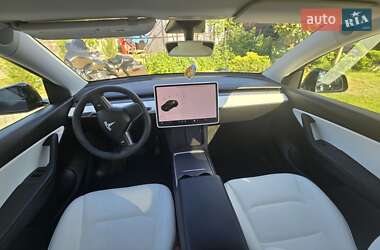 Внедорожник / Кроссовер Tesla Model Y 2021 в 