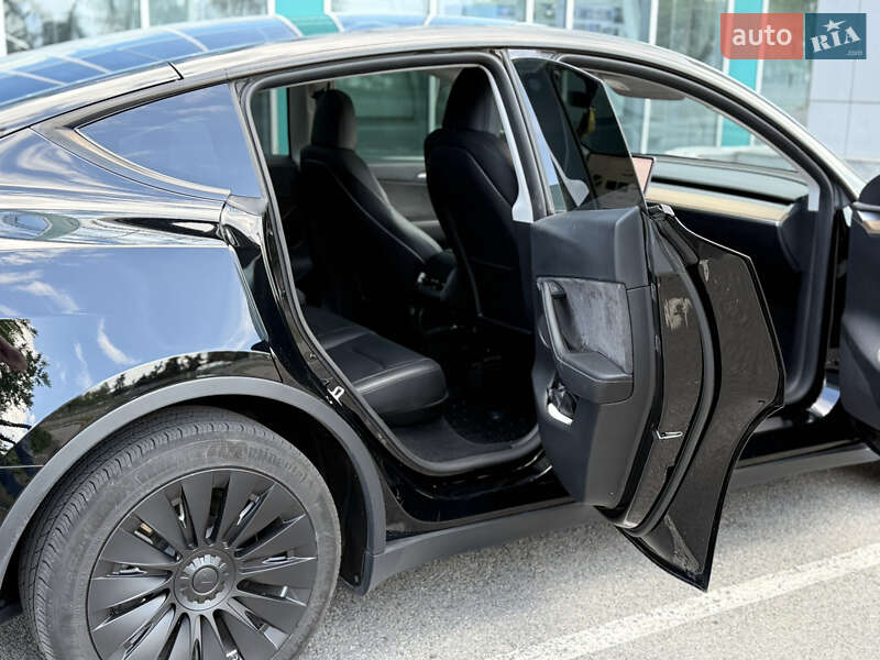 Внедорожник / Кроссовер Tesla Model Y 2023 в Днепре