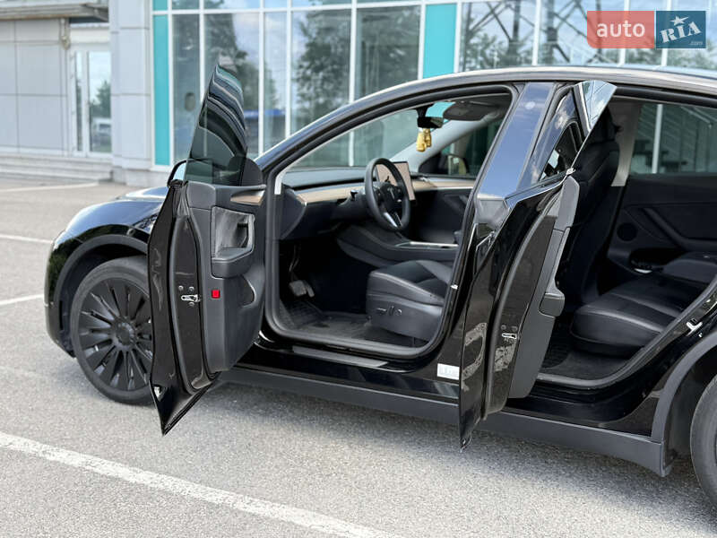 Внедорожник / Кроссовер Tesla Model Y 2023 в Днепре